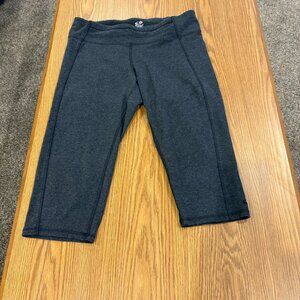 Champion Duo Dry legging capris, size M